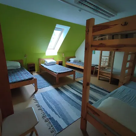 بيت ضيافة Paehklimaee Laagrikeskus Vanamõisa